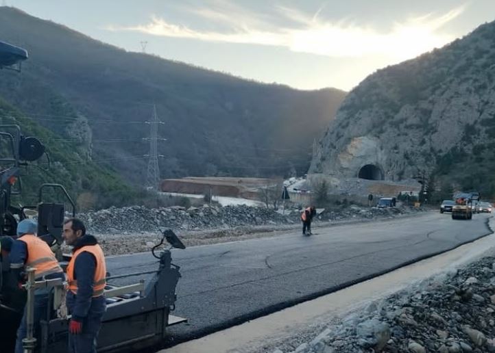 Zgjerimi i rrugës Elbasan-Qafë Thanë, ARRSH: Kufizim i qarkullimit deri më 20 shkurt